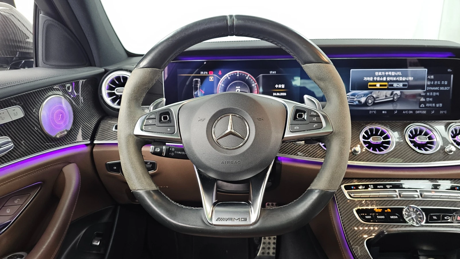 Mercedes-Benz E 63 AMG 4MATIC+ * FULL, снимка 11 - Автомобили и джипове - 55405858