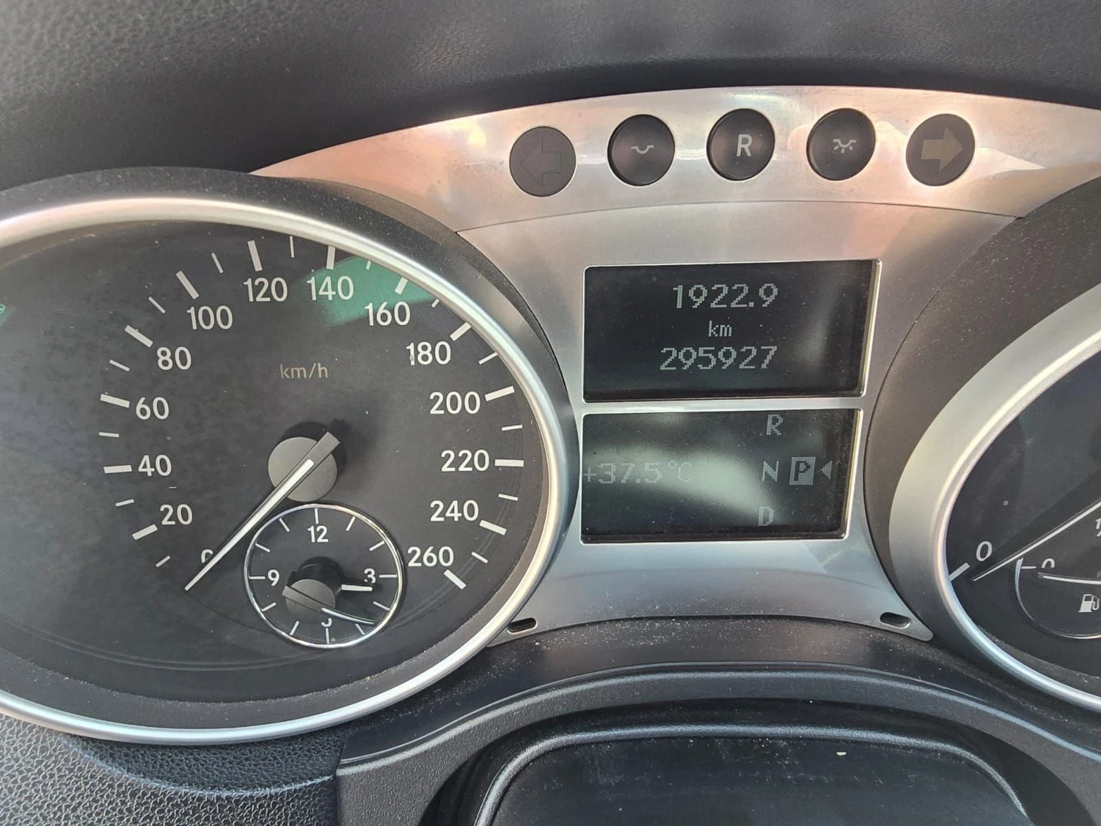 Mercedes-Benz 320, снимка 14 - Автомобили и джипове - 55613629