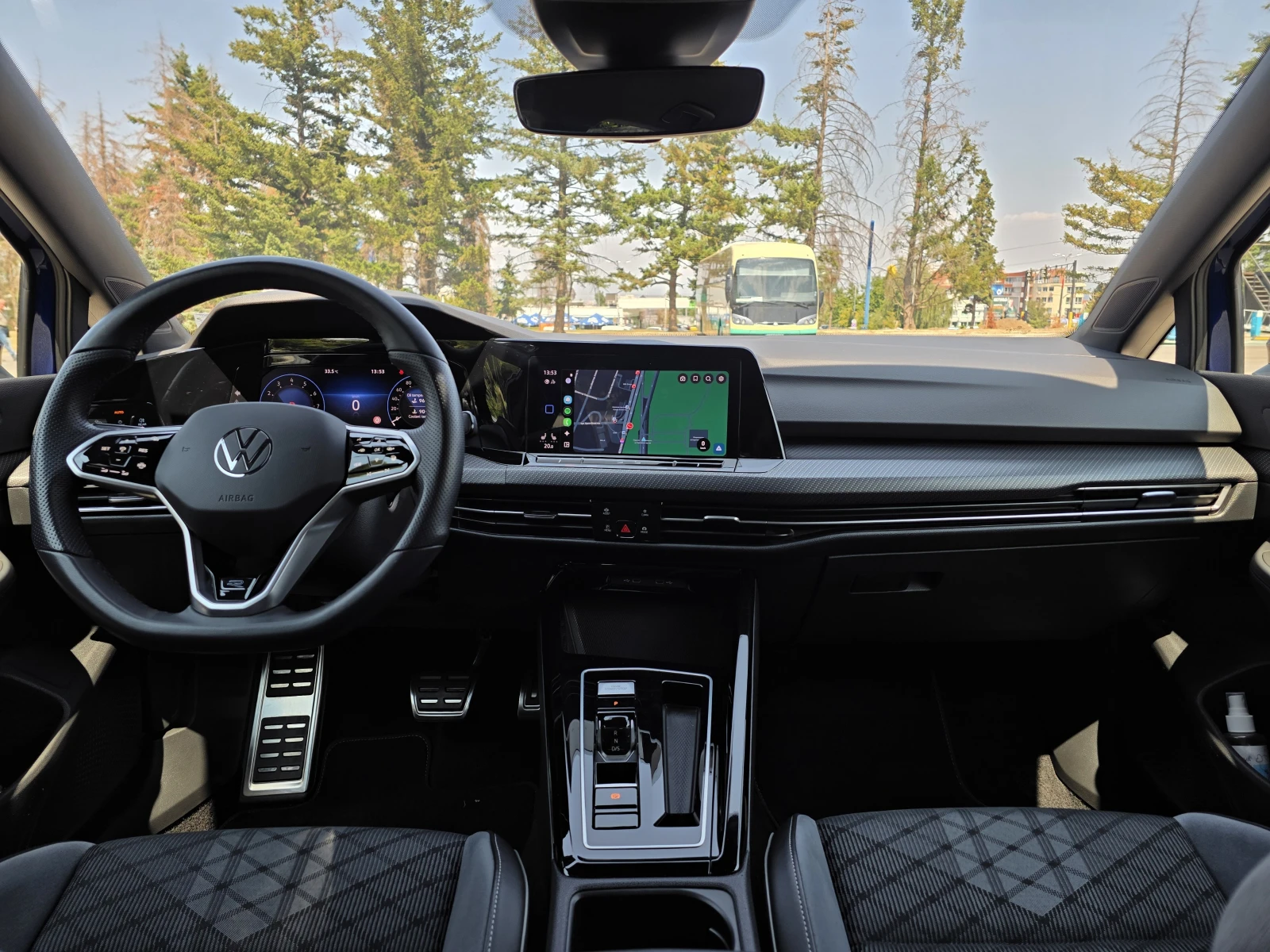 VW Golf 1.5 eTSI R-Line DSG, снимка 10 - Автомобили и джипове - 55792545