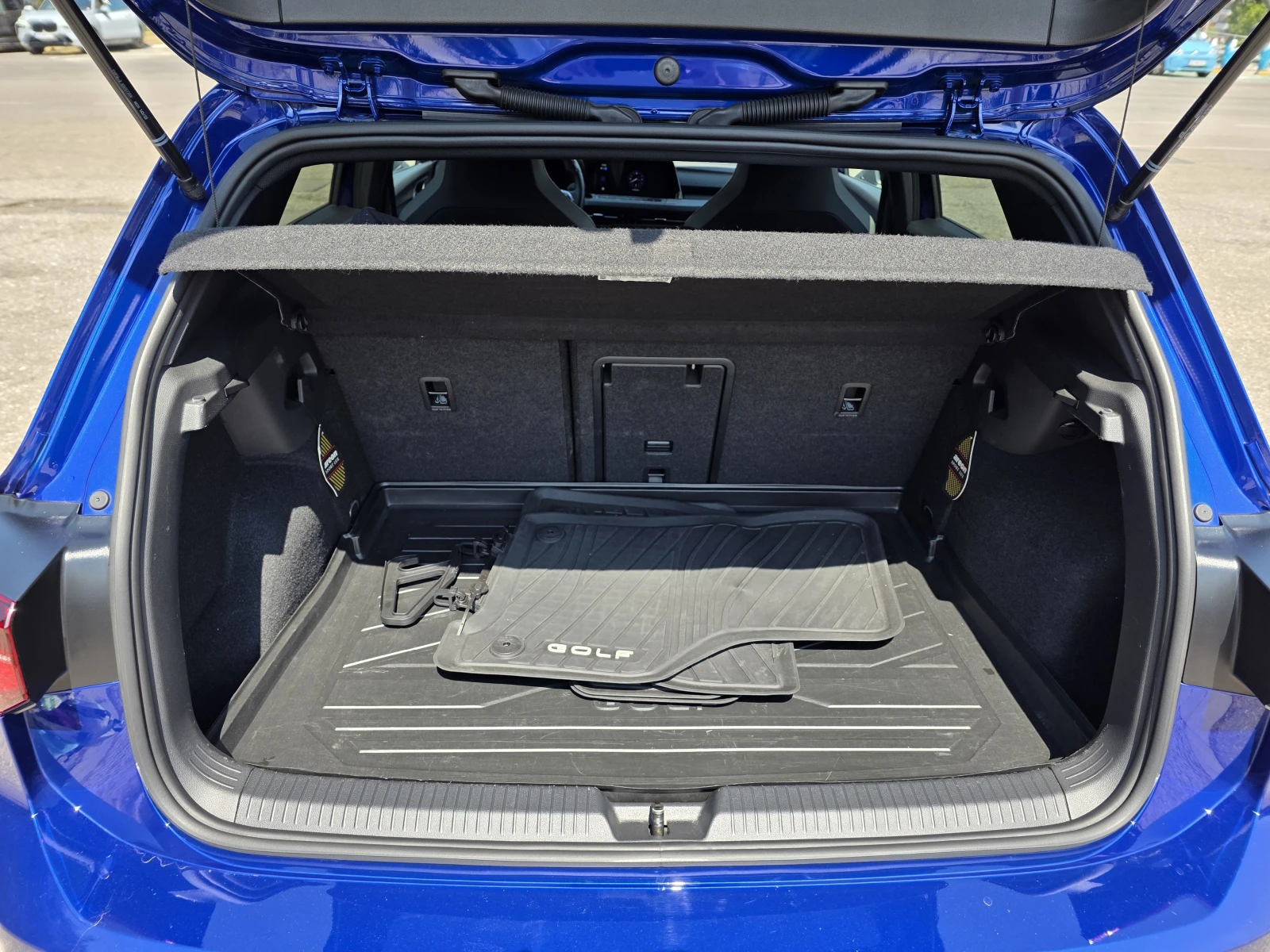 VW Golf 1.5 eTSI R-Line DSG, снимка 14 - Автомобили и джипове - 55792545