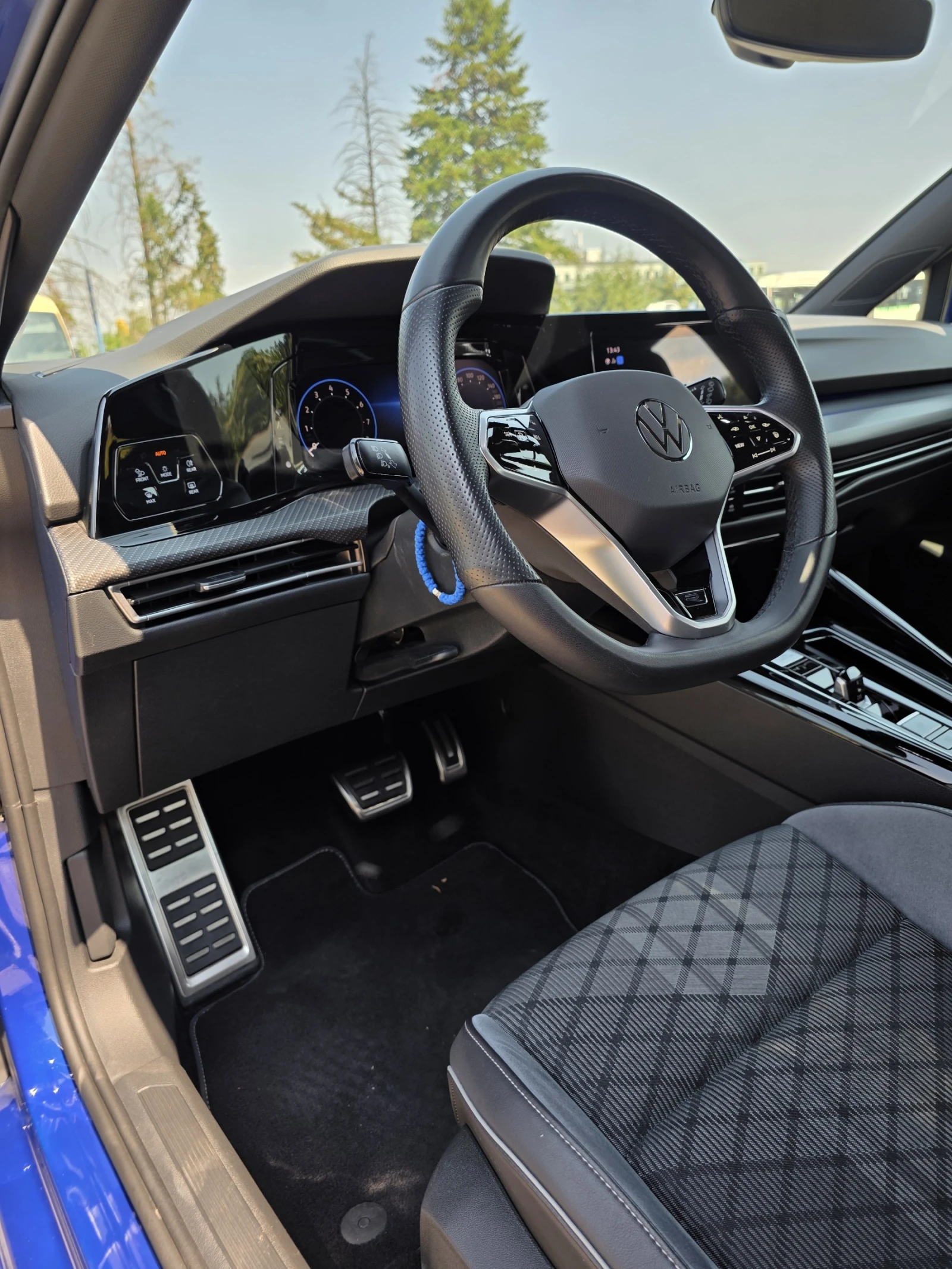 VW Golf 1.5 eTSI R-Line DSG, снимка 11 - Автомобили и джипове - 55792545