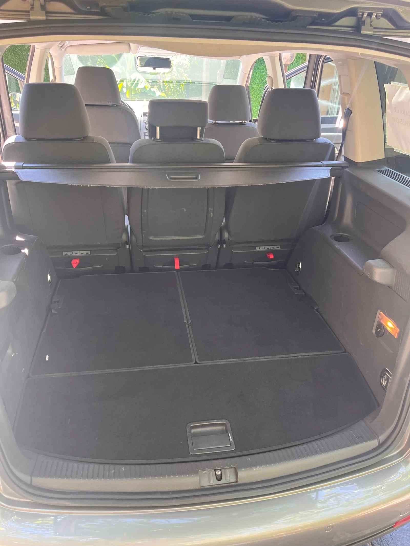 VW Touran, снимка 7 - Автомобили и джипове - 55909851