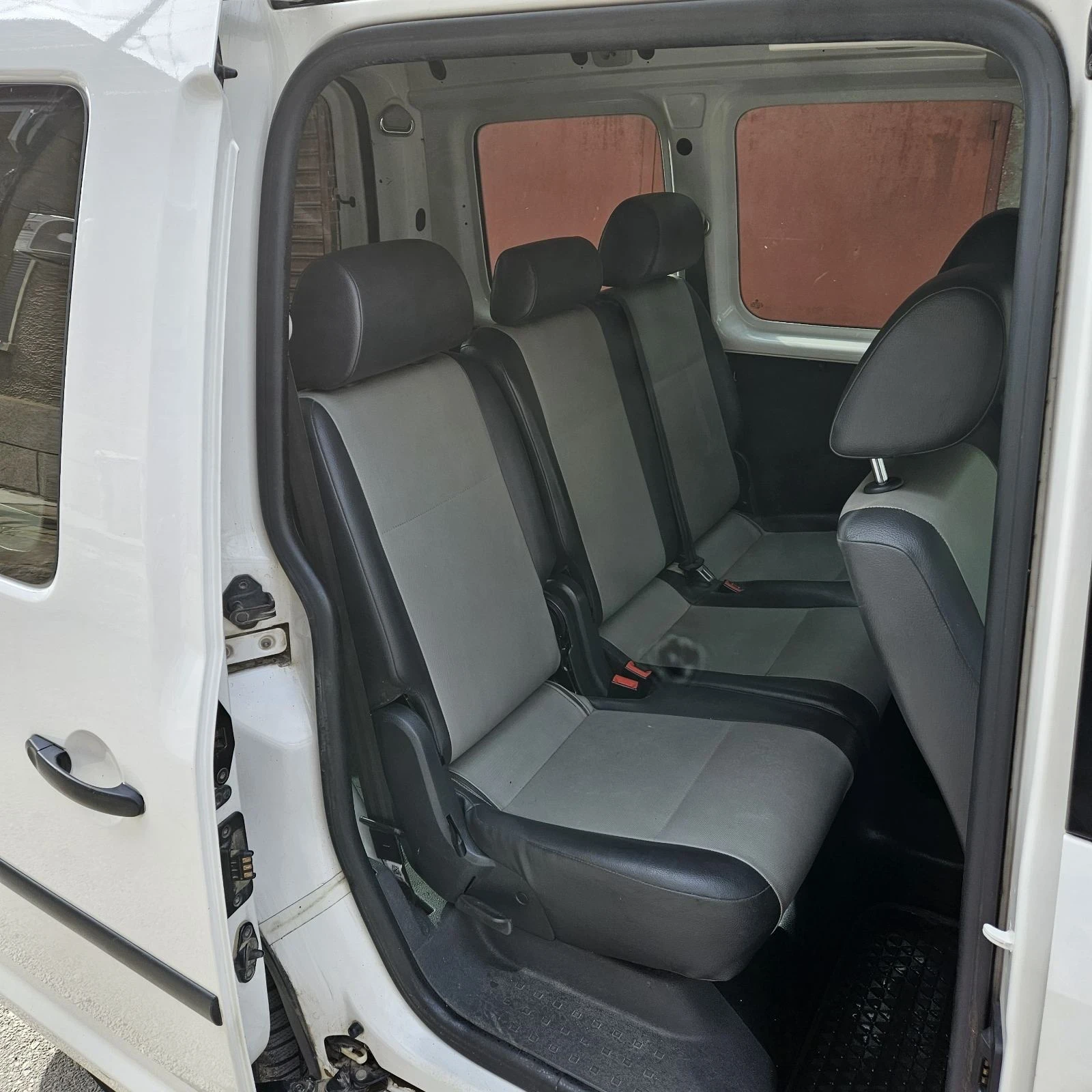 VW Caddy, снимка 10 - Автомобили и джипове - 56265013