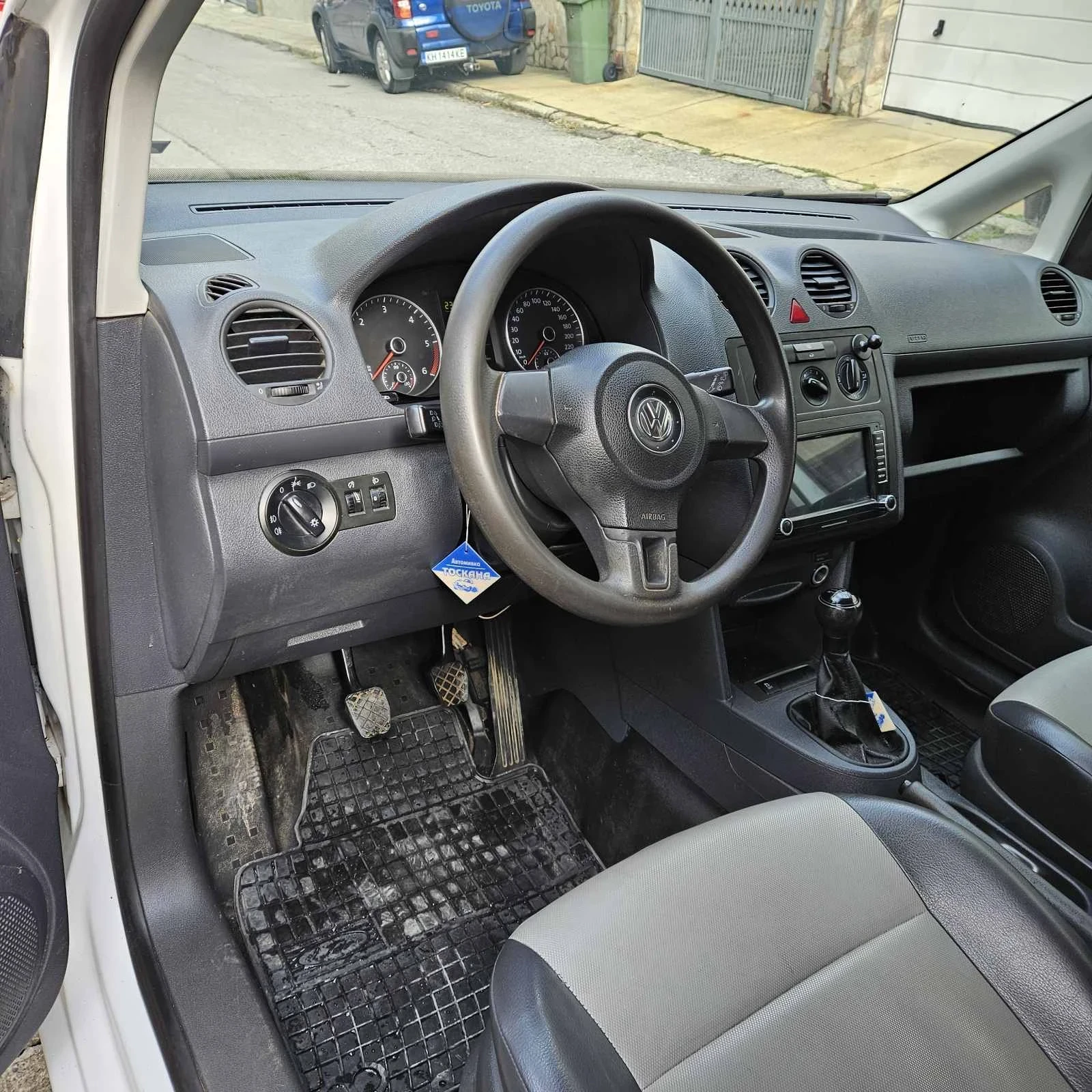 VW Caddy, снимка 7 - Автомобили и джипове - 56265013