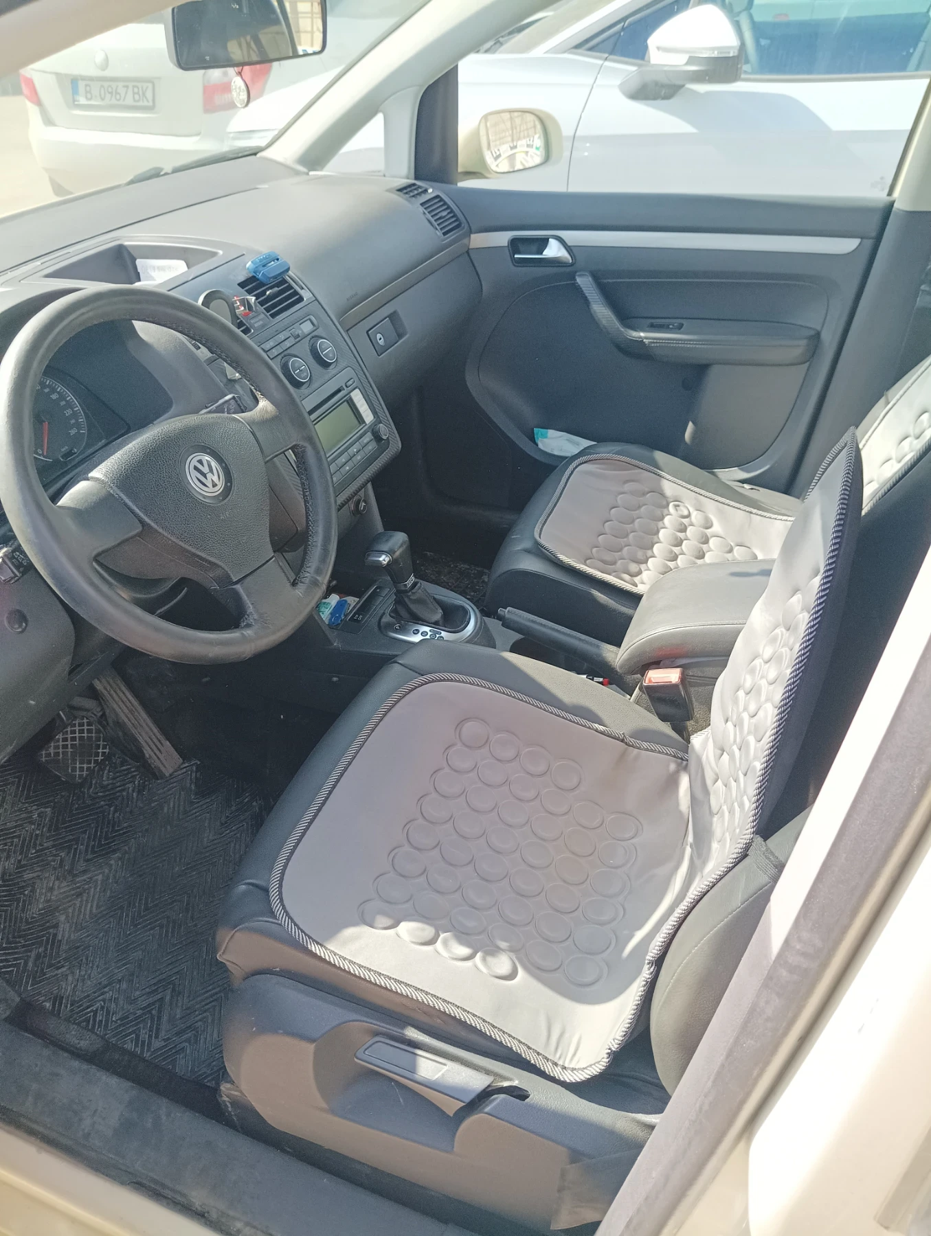 VW Touran, снимка 2 - Автомобили и джипове - 56329376