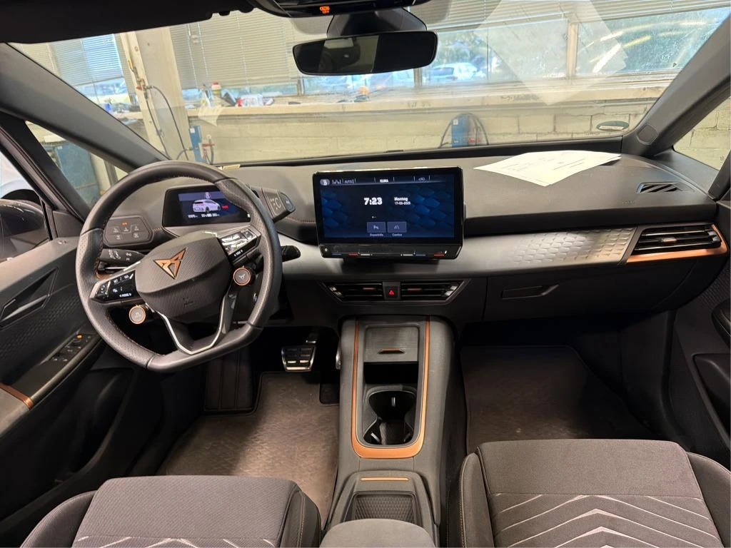 Cupra Born 63kWh LED Navi Camera, снимка 7 - Автомобили и джипове - 56651770