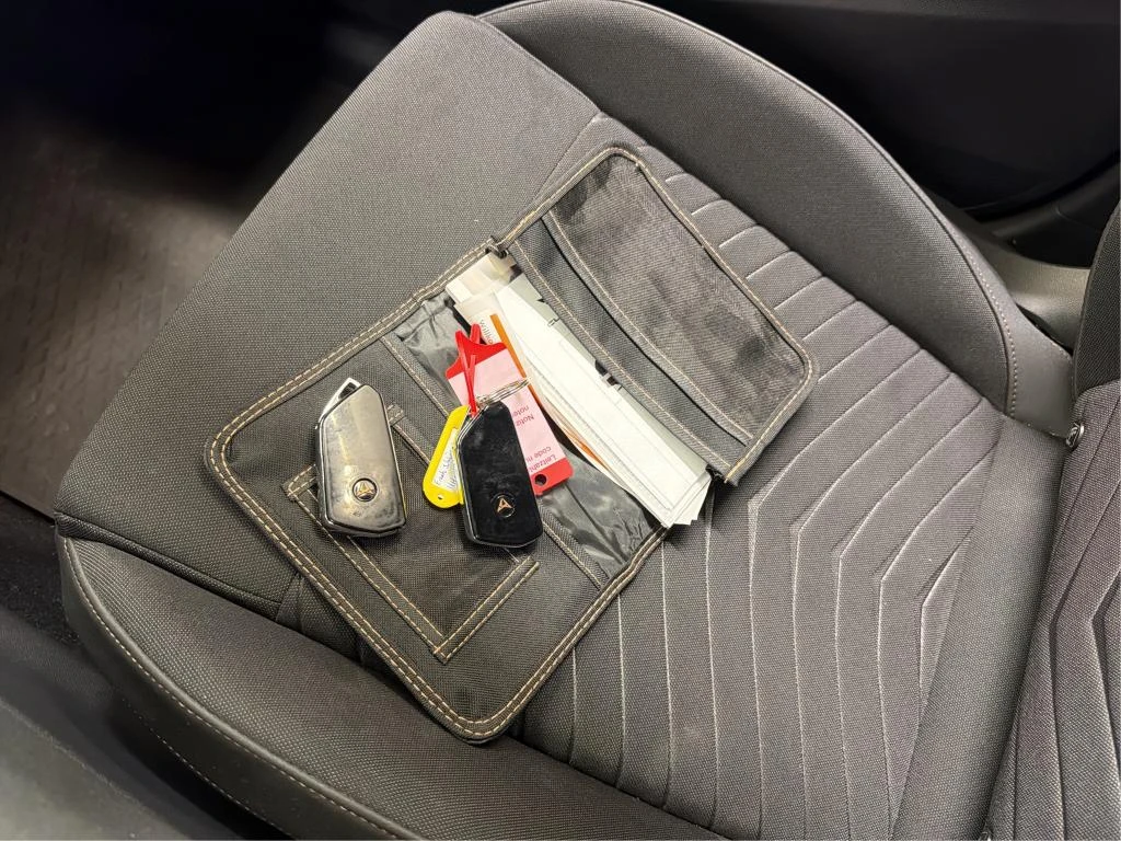 Cupra Born 63kWh LED Navi Camera, снимка 11 - Автомобили и джипове - 56651770