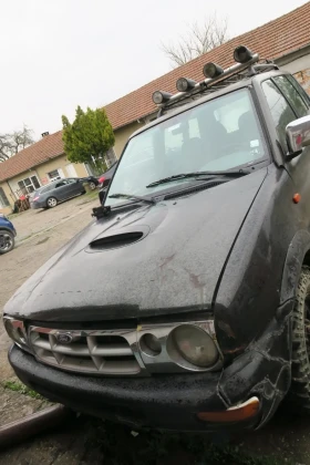 Nissan Terrano 2, 4 I Може и за части, снимка 1