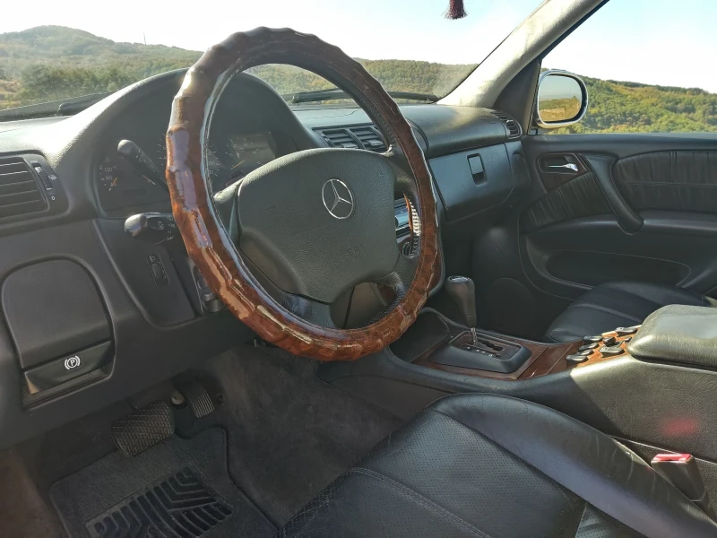 Mercedes-Benz ML 270, снимка 11 - Автомобили и джипове - 46907353