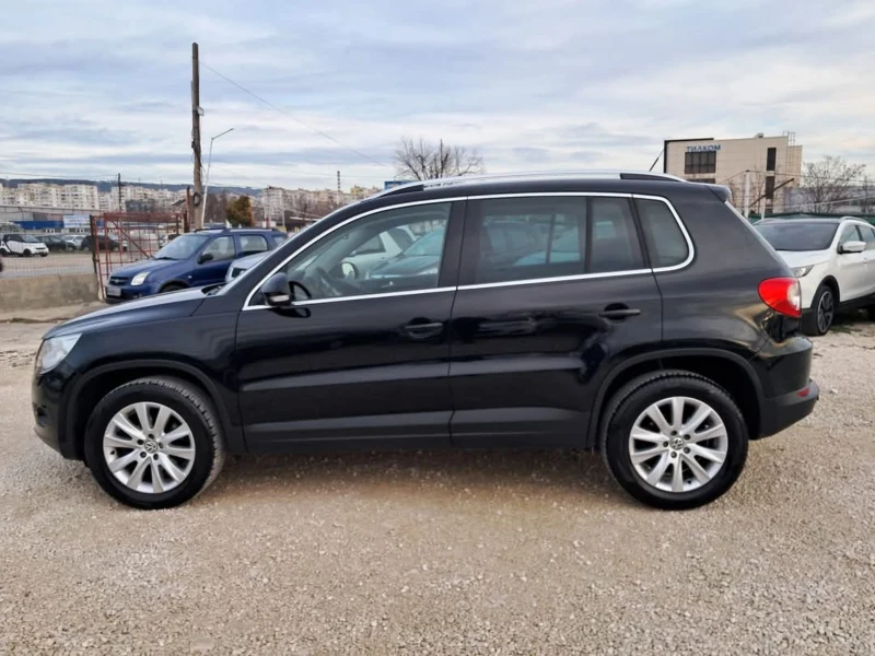 VW Tiguan 2.0TDI 4x4, снимка 8 - Автомобили и джипове - 48422757