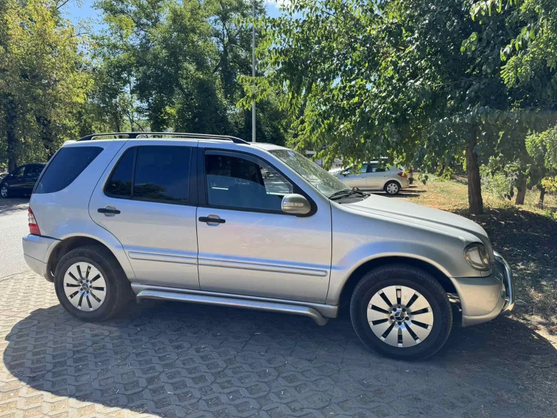 Mercedes-Benz ML 270, снимка 5 - Автомобили и джипове - 52711303