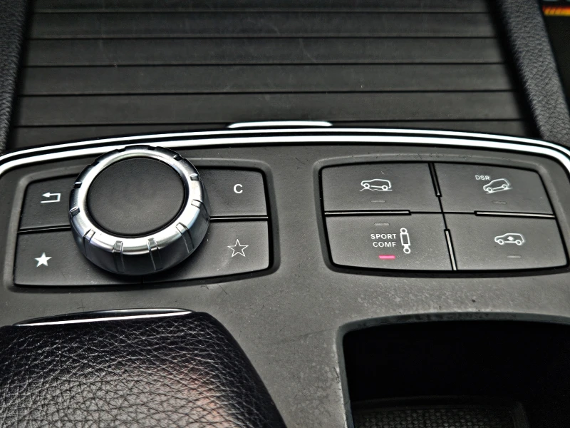 Mercedes-Benz ML 350 ! AMG/SPORT/DISTR/CAMERA/AMBIENT/AIR/BLIND SPOT/L, снимка 12 - Автомобили и джипове - 51999839