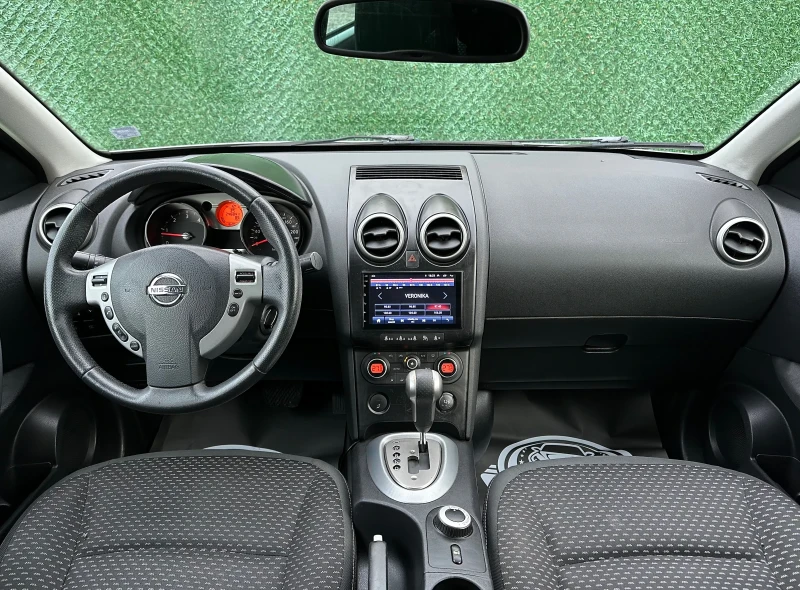 Nissan Qashqai 4x4 KAMERA / KEYLESS / PANORAMA / AUTOMATIC , снимка 15 - Автомобили и джипове - 52471237