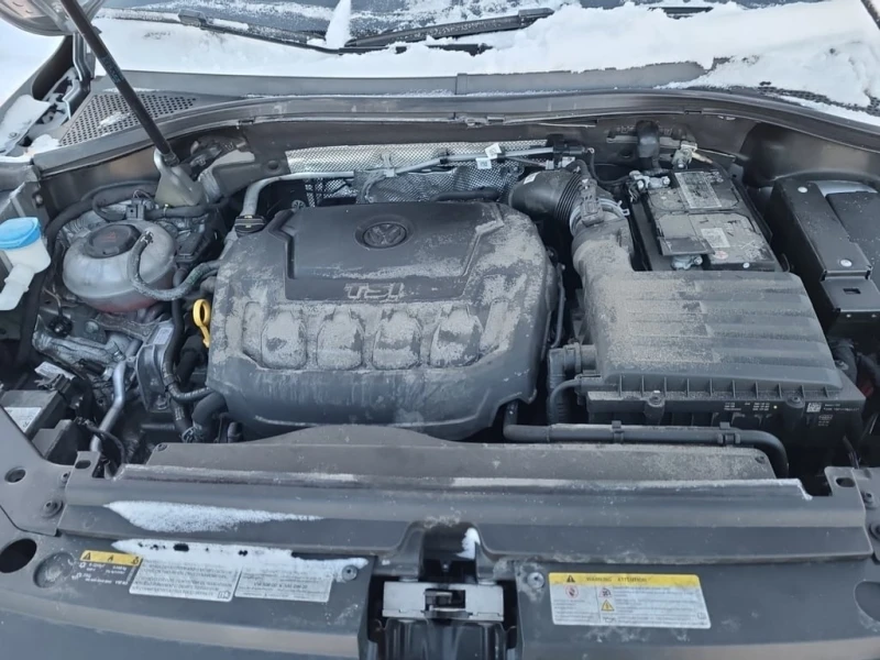 VW Tiguan * Highline R Line * CARFAX * БЕЗ ПЪРВОНАЧАЛНА ВНОС, снимка 7 - Автомобили и джипове - 53204858