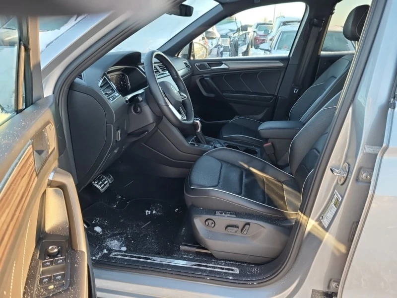 VW Tiguan * Highline R Line * CARFAX * БЕЗ ПЪРВОНАЧАЛНА ВНОС, снимка 8 - Автомобили и джипове - 53204858