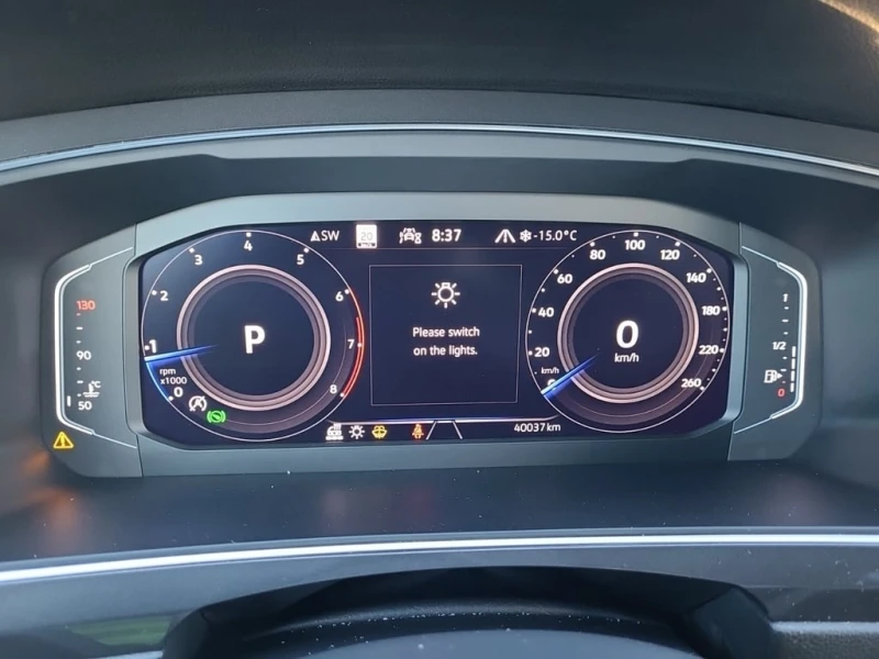 VW Tiguan * Highline R Line * CARFAX * БЕЗ ПЪРВОНАЧАЛНА ВНОС, снимка 13 - Автомобили и джипове - 53204858