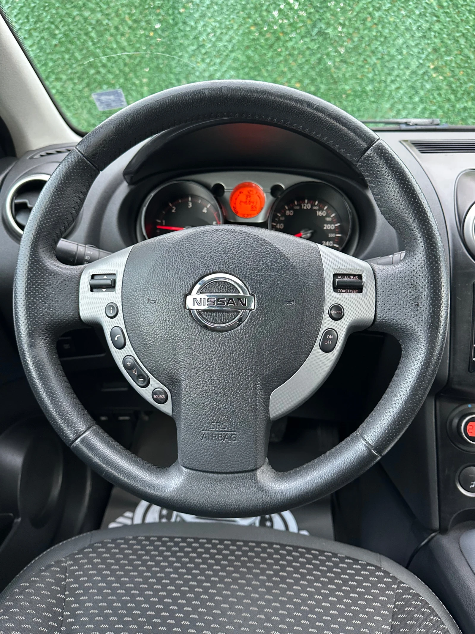 Nissan Qashqai 4x4 KAMERA / KEYLESS / PANORAMA / AUTOMATIC  | Mobile.bg   16