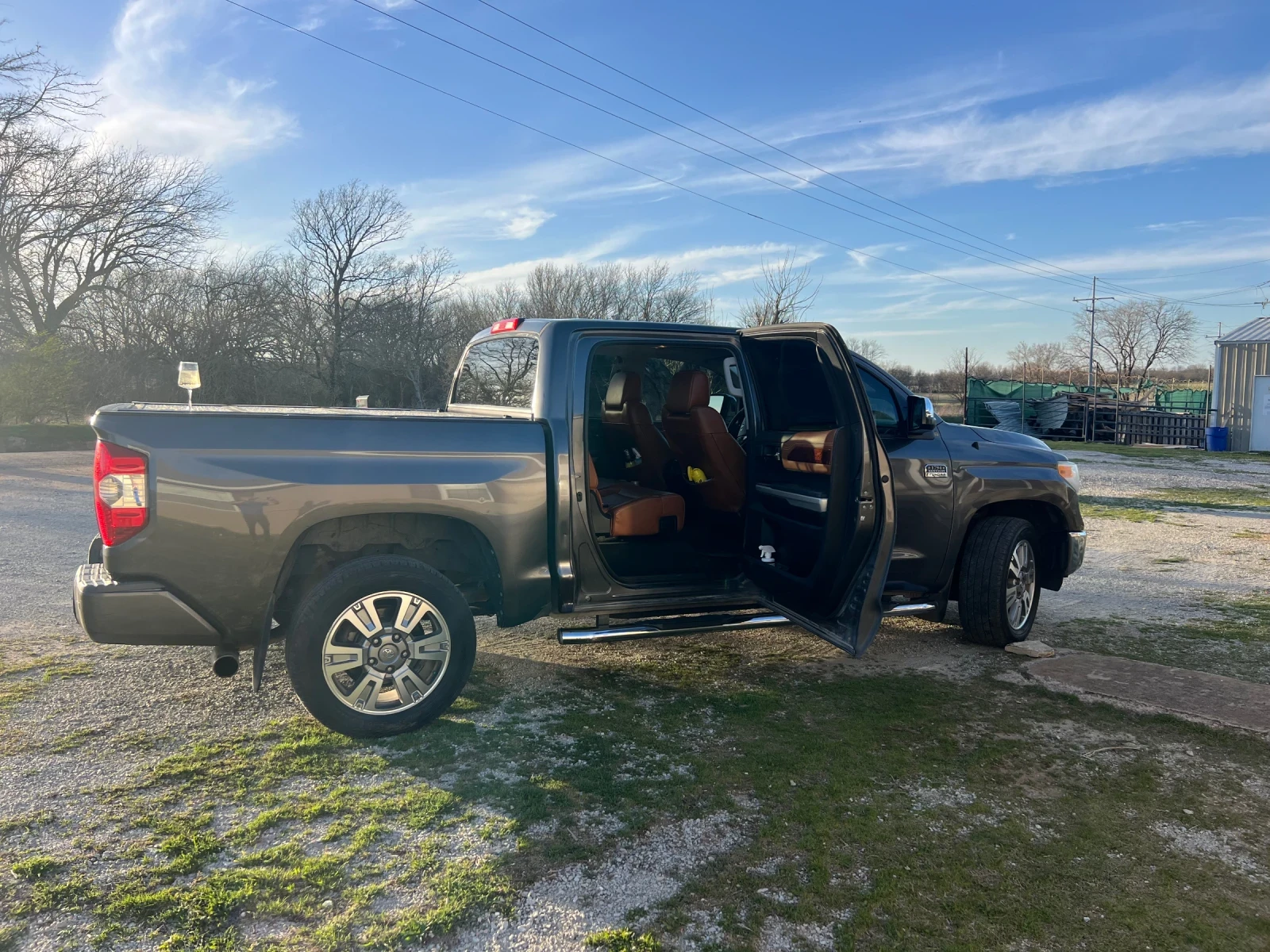 Toyota Tundra 1794 Edition - изображение 5