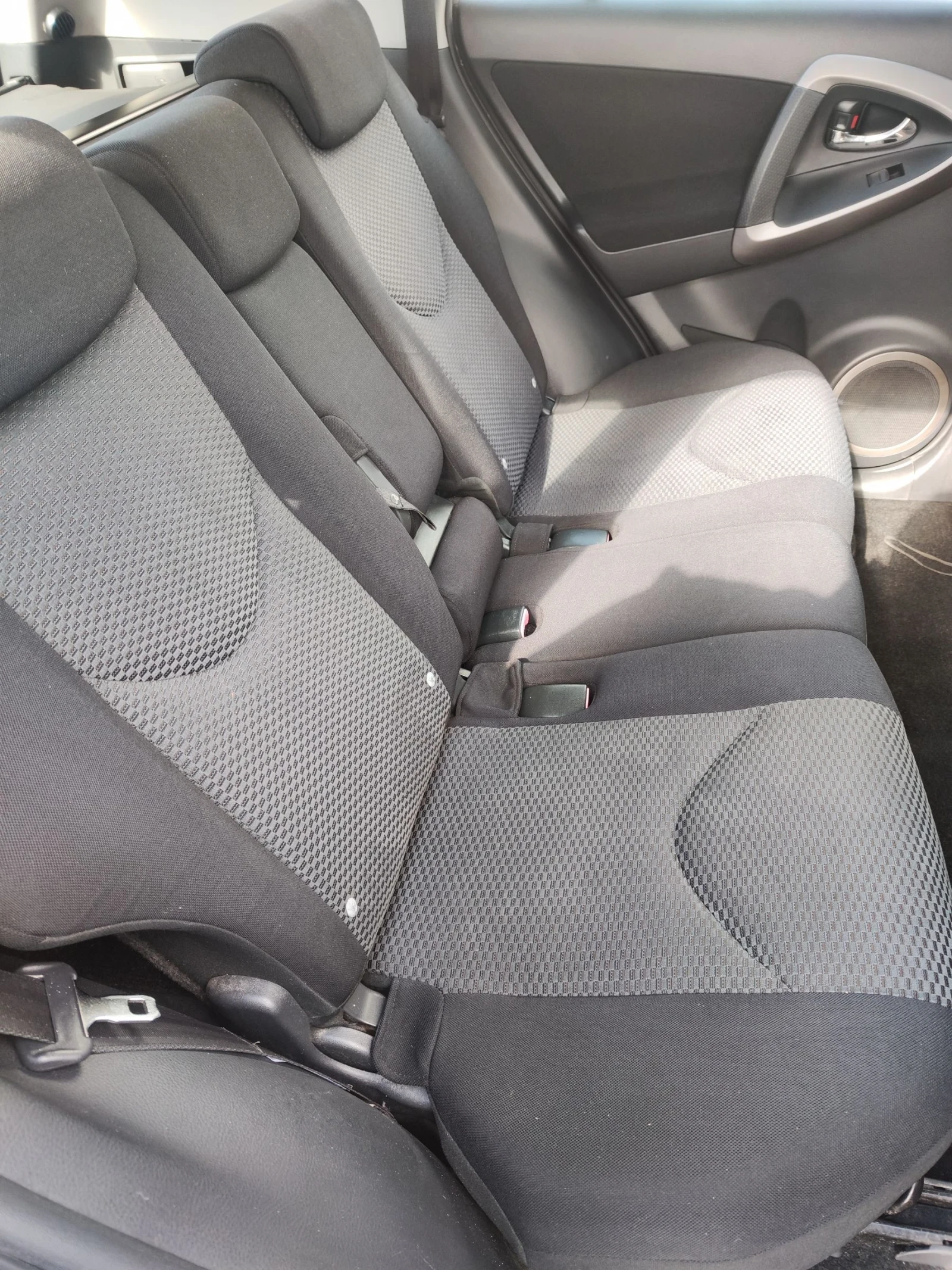 Toyota Rav4 2.2 D4D 136к.с. - изображение 8