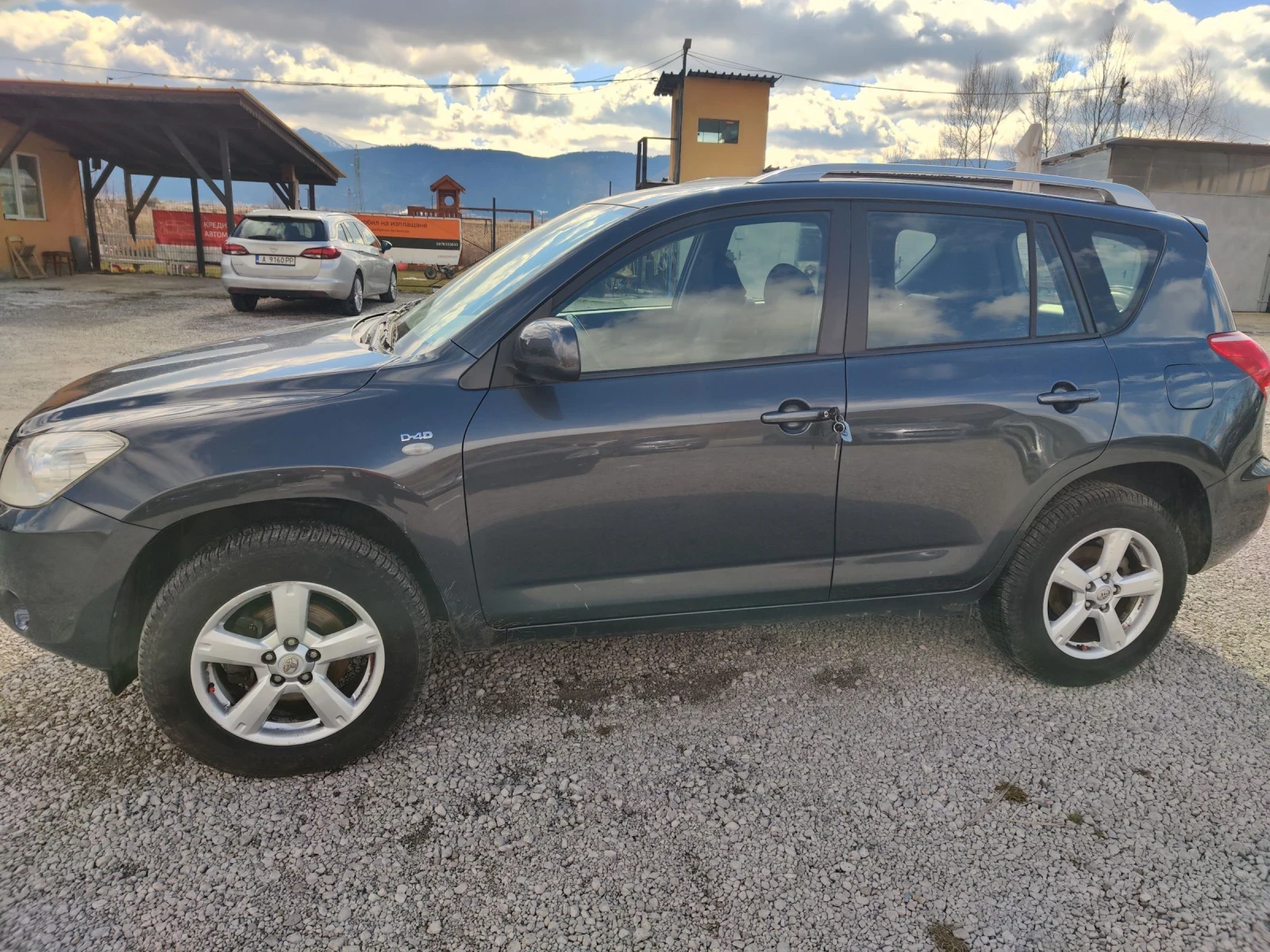 Toyota Rav4 2.2 D4D 136к.с. - изображение 3