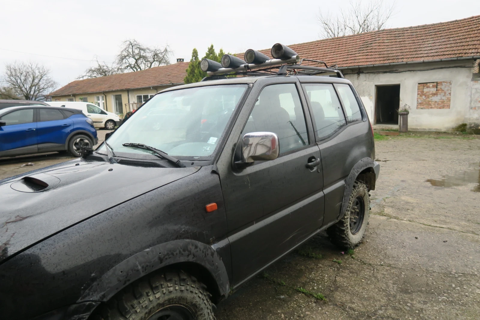 Nissan Terrano 2, 4 I Може и за части, снимка 2 - Автомобили и джипове - 54042294