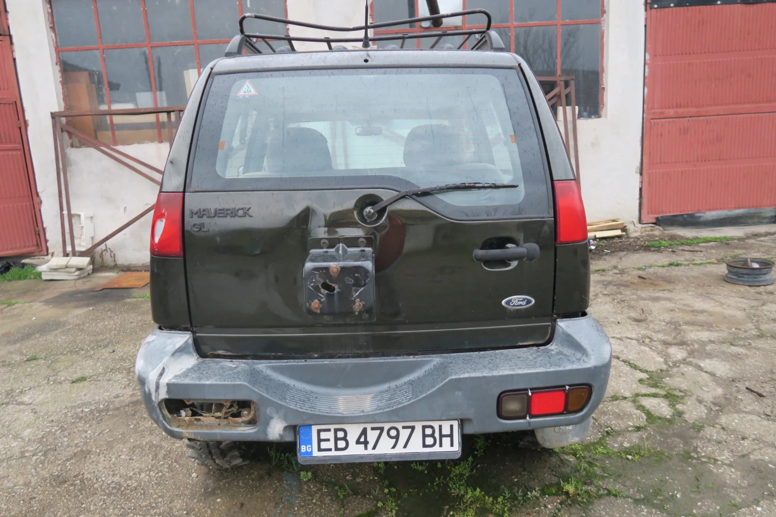 Nissan Terrano 2, 4 I Може и за части, снимка 4 - Автомобили и джипове - 54042294