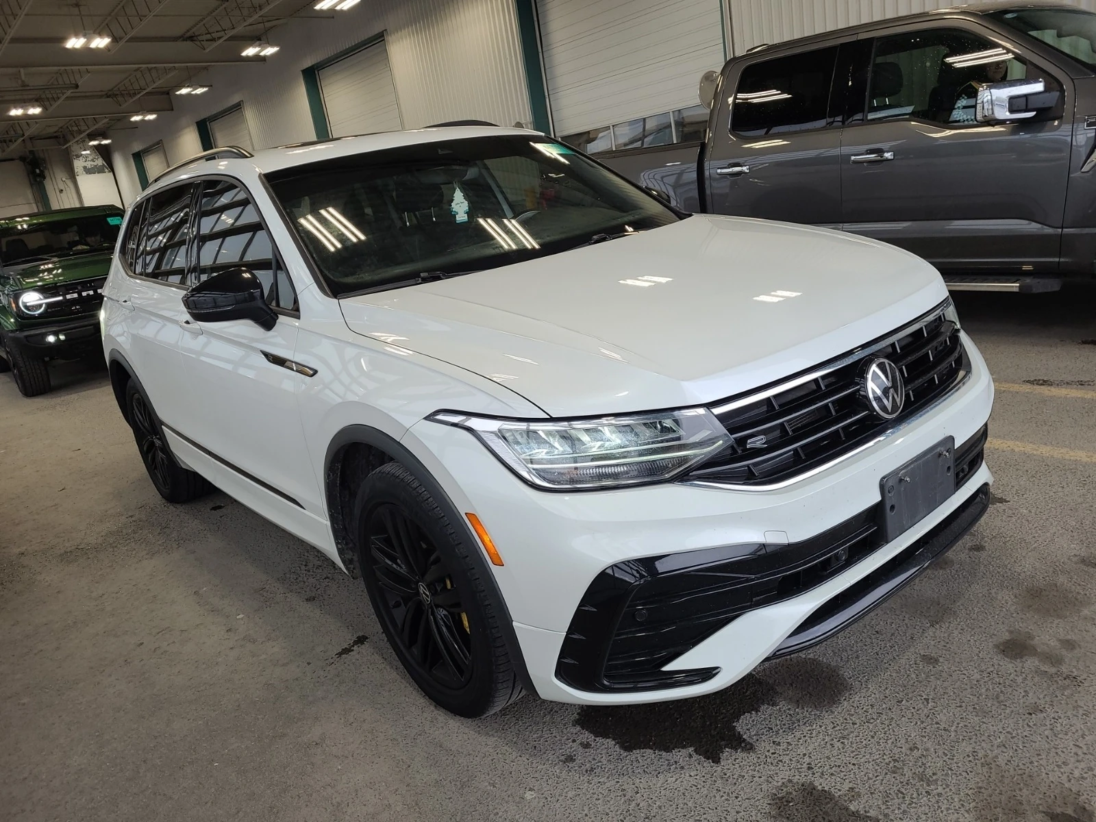 VW Tiguan SE R-LINE BLACK * * CARFAX * * АВТО КРЕДИТ * * 