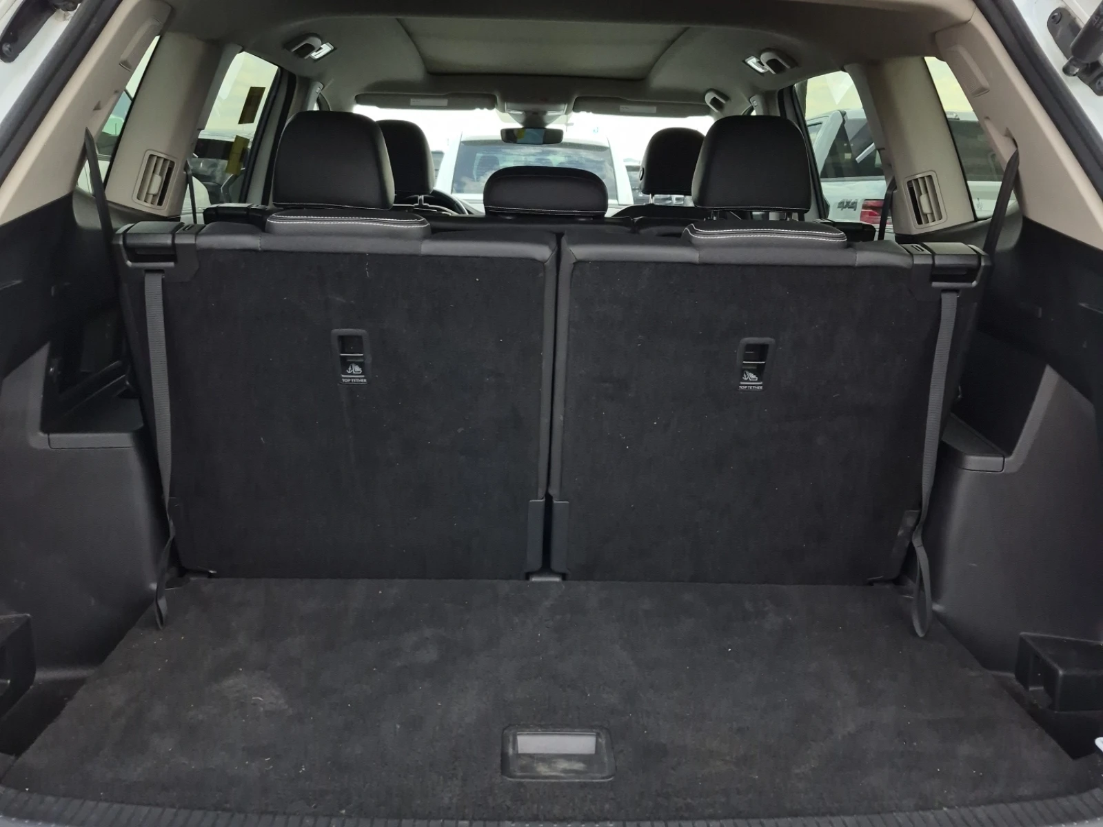 VW Atlas * * CARFAX * * АВТО КРЕДИТ * * Цена до БГ * * , снимка 13 - Автомобили и джипове - 54529063