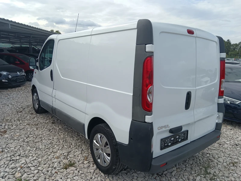 Opel Vivaro, снимка 4 - Бусове и автобуси - 47313046