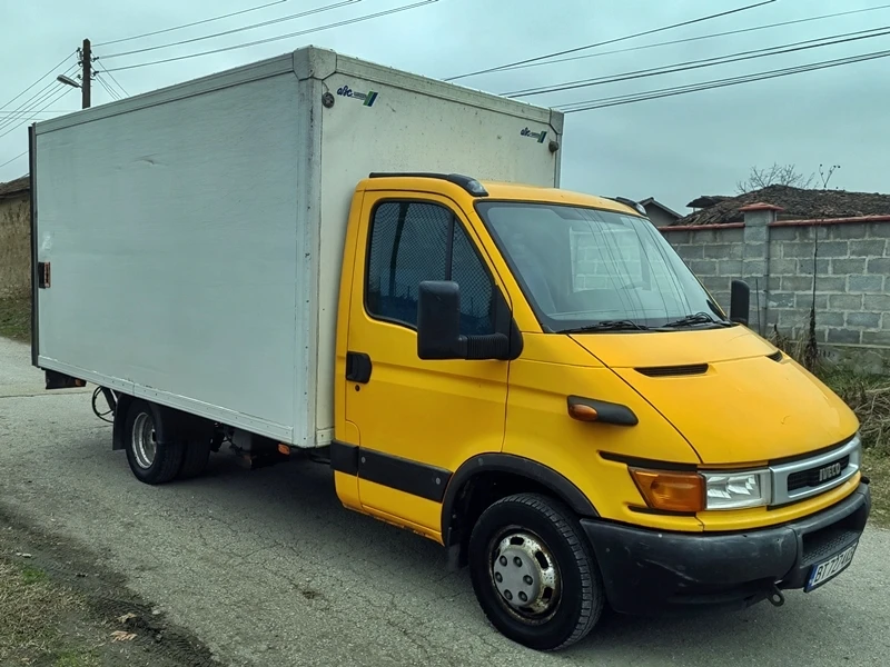 Iveco 35c13 Климатик* Падащ борд* Въздушни възглавници, снимка 4 - Бусове и автобуси - 49532192