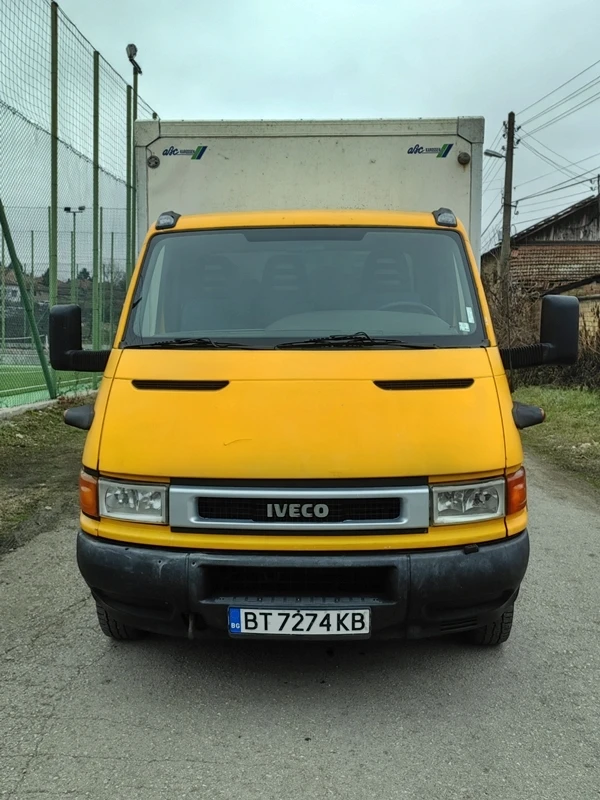 Iveco 35c13 Климатик* Падащ борд* Въздушни възглавници, снимка 3 - Бусове и автобуси - 49532192