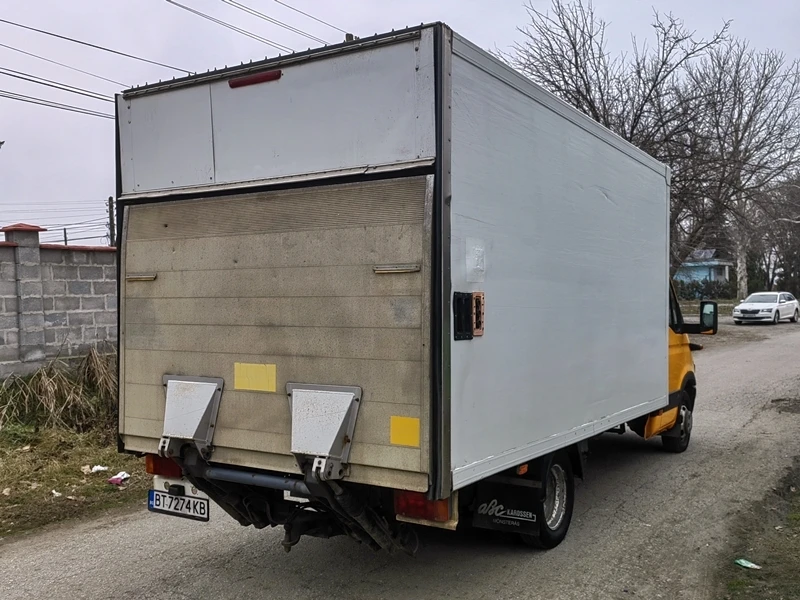 Iveco 35c13 Климатик* Падащ борд* Въздушни възглавници, снимка 5 - Бусове и автобуси - 49532192