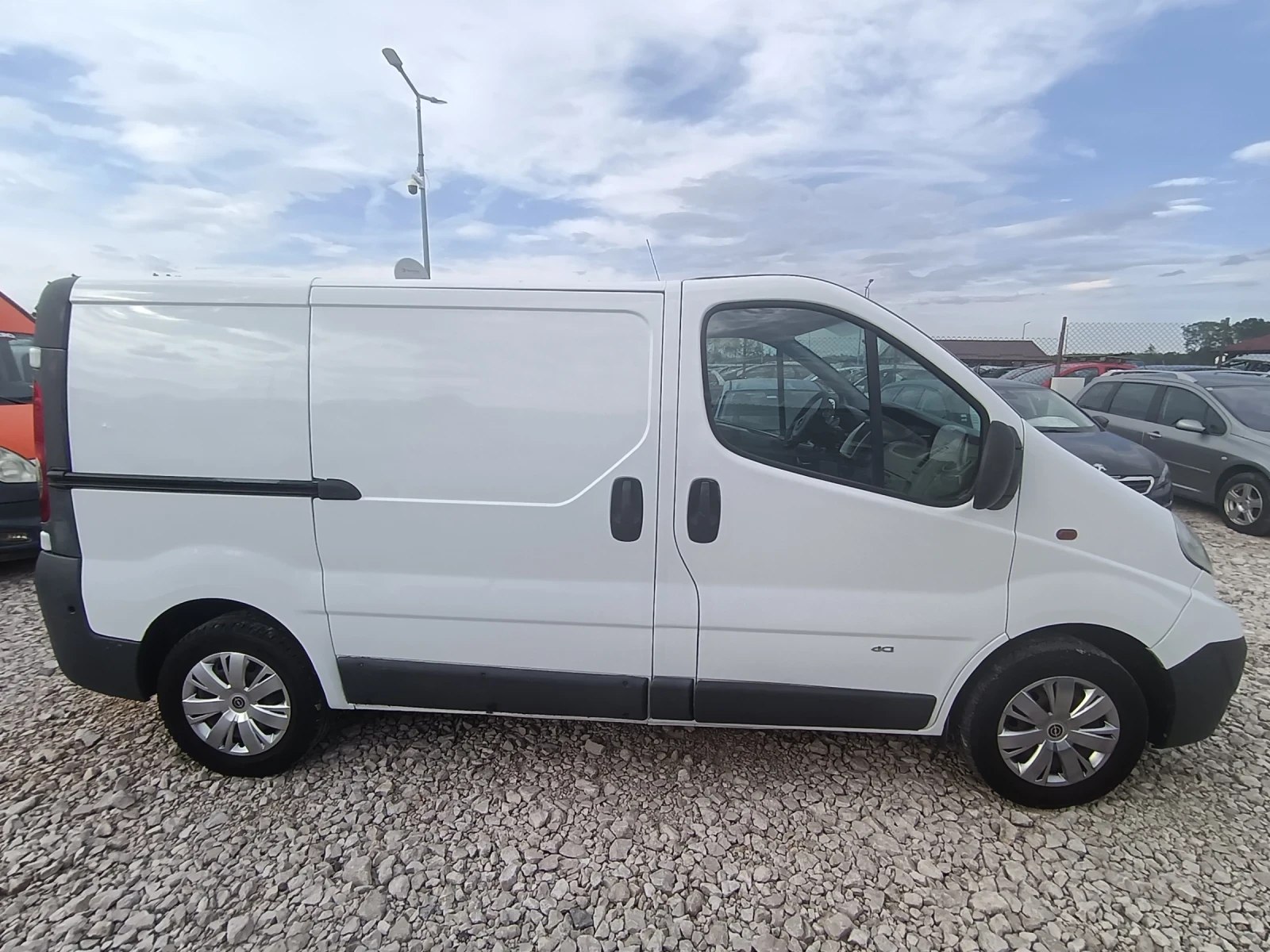 Opel Vivaro  - изображение 7