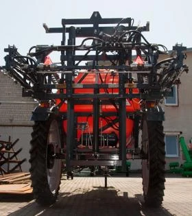 Пръскачка ЛЬВIВАГРОМАШПРОЕКТ 21.6м. ОПШ 2500 литра, снимка 9