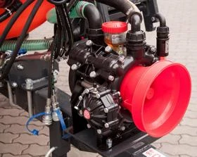 Пръскачка ЛЬВIВАГРОМАШПРОЕКТ 21.6м. ОПШ 2500 литра, снимка 5