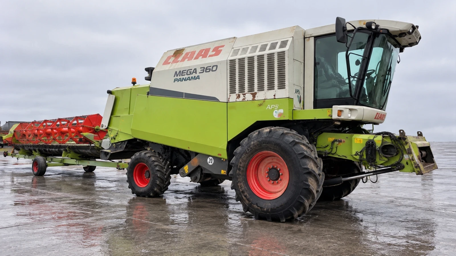 Комбайн Claas Mega 360, снимка 2 - Селскостопанска техника - 56640378