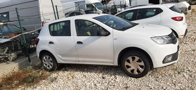 Dacia Sandero, снимка 2 - Автомобили и джипове - 37801781