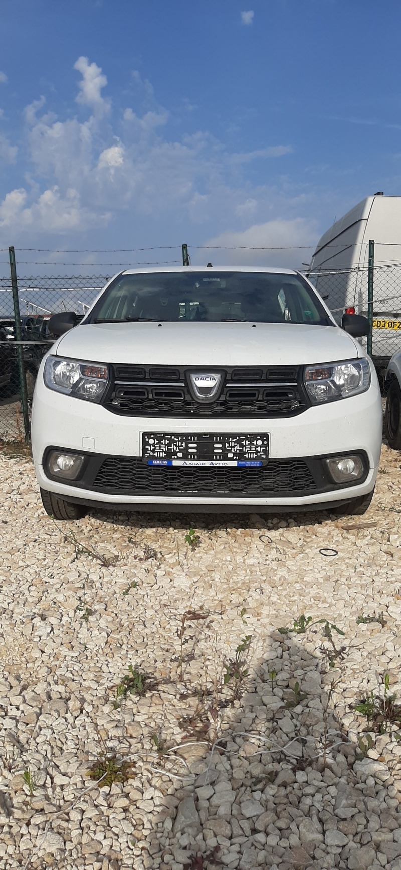 Dacia Sandero, снимка 1 - Автомобили и джипове - 37801781