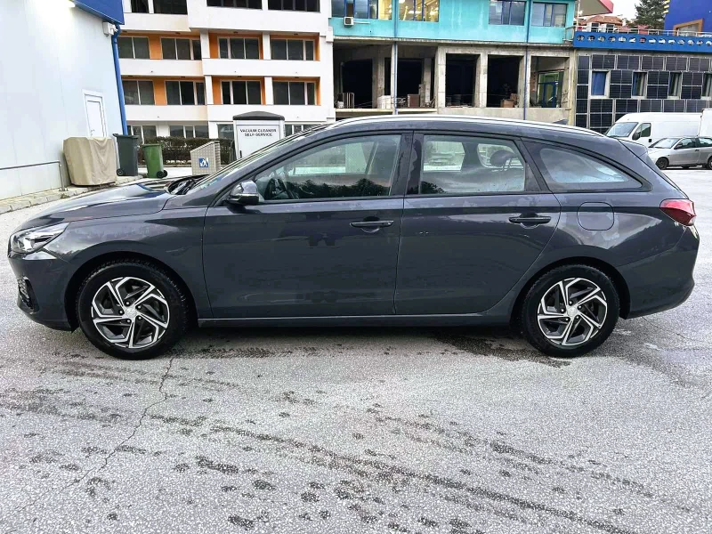 Hyundai I30 Hyundai i30 Sport Wagon Break 1.6 CRDI 115 Busines, снимка 4 - Автомобили и джипове - 48080881