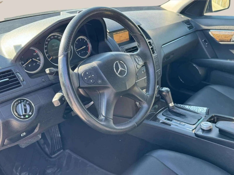 Mercedes-Benz C 220 2.2, снимка 5 - Автомобили и джипове - 48093413