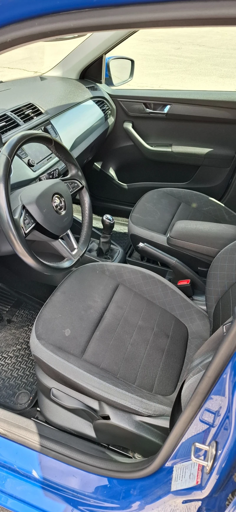 Skoda Fabia, снимка 6 - Автомобили и джипове - 52652194