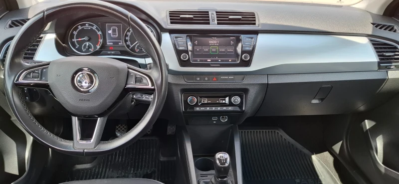 Skoda Fabia, снимка 5 - Автомобили и джипове - 52652194