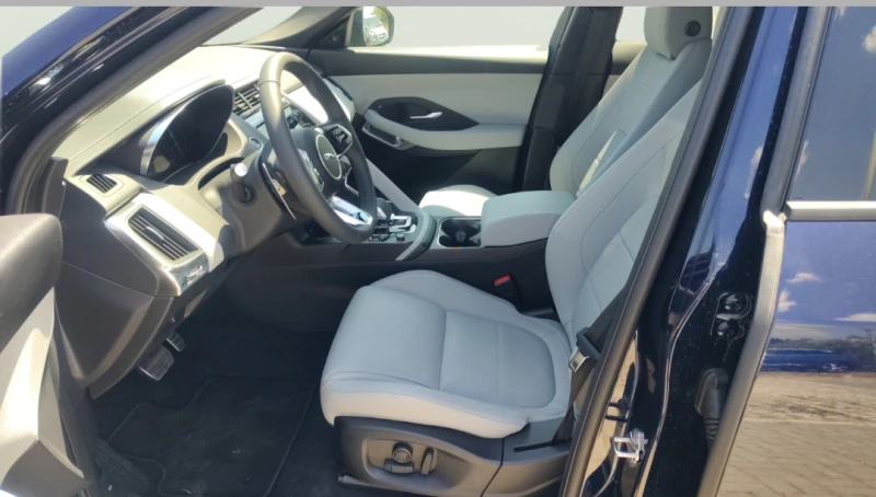Jaguar E-pace 2.0 MHEV, снимка 13 - Автомобили и джипове - 50824716