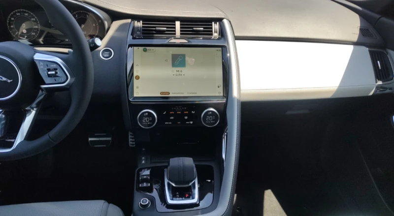 Jaguar E-pace 2.0 MHEV, снимка 10 - Автомобили и джипове - 50824716