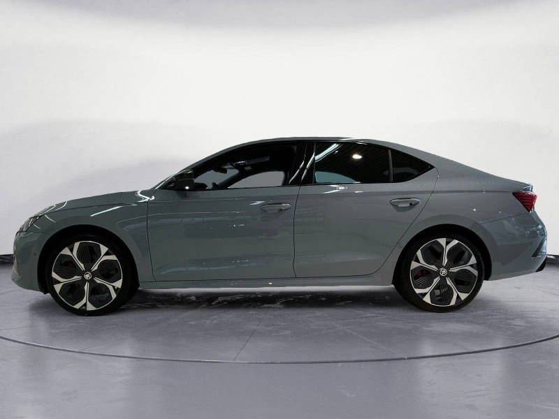 Skoda Octavia 2.0 TSI* RS* DSG* HUD* DISTR* 360 CAM* , снимка 5 - Автомобили и джипове - 51203312