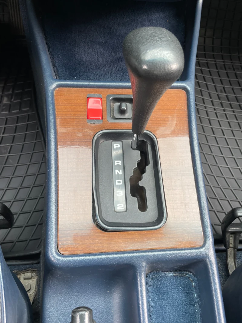 Mercedes-Benz 190 W201 , снимка 11 - Автомобили и джипове - 52807449