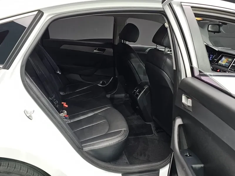 Hyundai Sonata, снимка 13 - Автомобили и джипове - 54835591