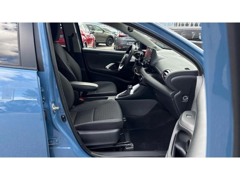Toyota Yaris 1.5HSD TREND, снимка 6 - Автомобили и джипове - 55230140