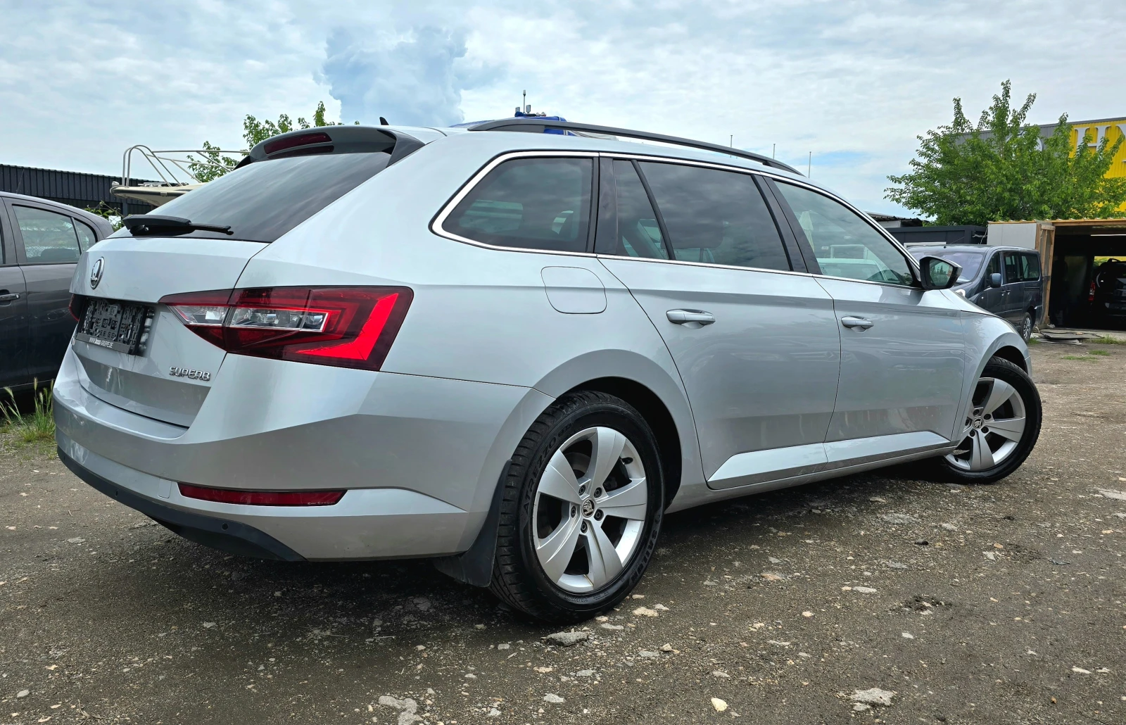 Skoda Superb КАТО ЧИСТО НОВ/DISTRONIK/2.0TDI - изображение 4