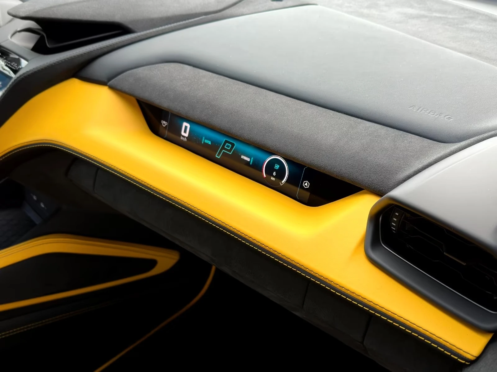 Lamborghini Temerario HYBRID GIALLO CARBON SONUS, снимка 9 - Автомобили и джипове - 54071347